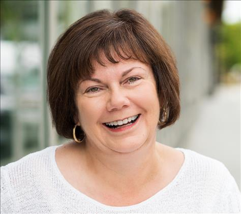 Mary Chakakis-Evans, Broker Associate