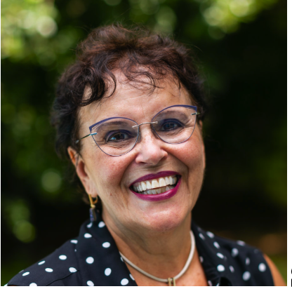 Suzanne Dana