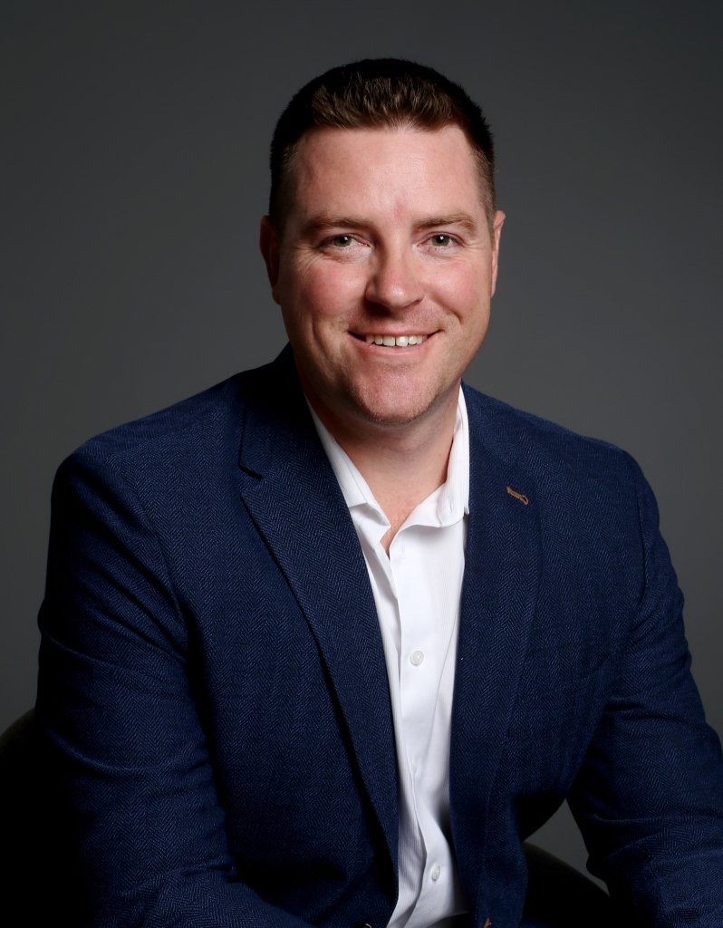 Elliott McCormack, Sales Representative