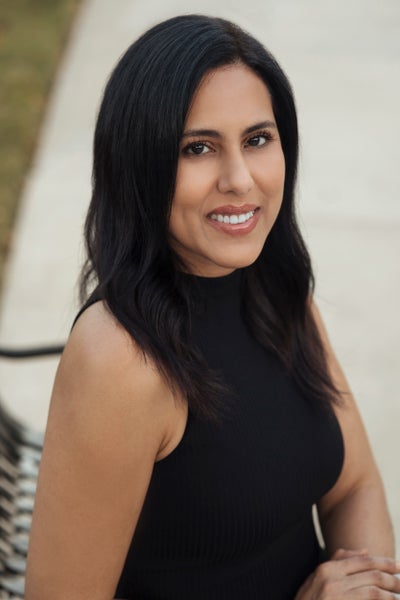 Elena Santiago