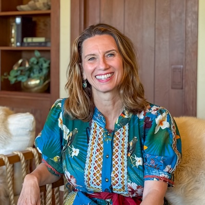 TONI GUY  • Realtor  • Luxury Specialist  • Hobson Heights Expert