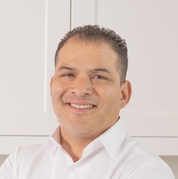 Johan Cisneros, Real Estate Broker